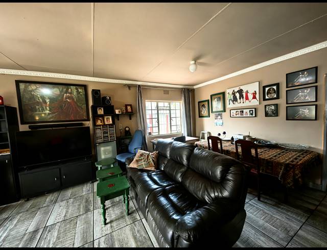 3 BEDROOM FREEHOLD FOR SALE IN VERWOERDPARK